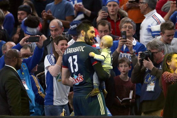 Karabatić pobjedu proslavio uz majku, sina i partnericu koji su ga bodrili s tribina (1)