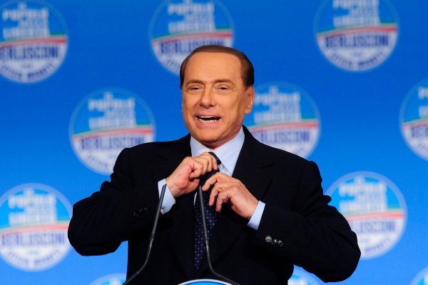 'Sicilija je, baš kao što sam želio, izabrala put stvarne, ozbiljne, konstruktivne promjene temeljene na iskrenosti, kompetenciji i iskustvu', poručio je 81-godišnji Berlusconi