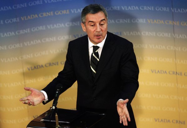 Otpor prozapadnoj politici Crne Gore predvodi stranka 'Otpor beznađu', koja kritizira zapadnu podršku bivšem premijeru Mili Đukanoviću