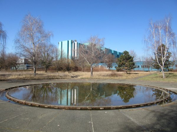 Činjenica da KB Dubrava ima arboretum je velika prednost budući da park uz bolnicu ima blagodatnu ulogu kod oporavka pacijenata, no umjesto toga danas je u cijelosti zapušten