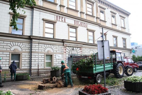 Karlovac i okolicu zahvatilo olujno nevrijeme praćeno grmljavinom, kišom i tučom (1)