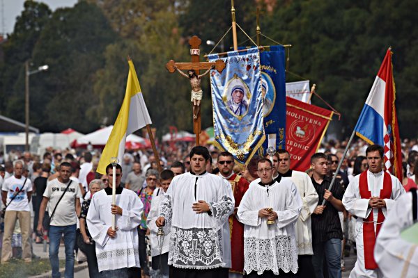 Institucionalna religioznost mladih jednaka je onoj njihovih roditelja