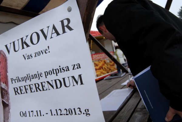 referendum o ćirilici