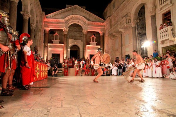 Borba gladijatora u Noći Dioklecijana