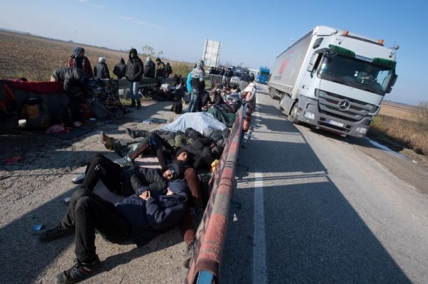 Migranti u pokušaju puta prema sigurnijem životu  Srđan Ilić, Izvor:Pixsell