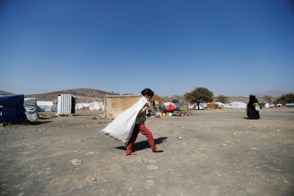 Dječak u izbjegličkom kampu u Jemenu