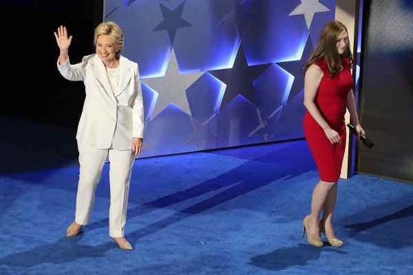 Hillary Clinton pokrenula novi modni trend Profimedia