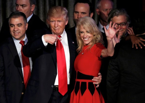 Donald Trump i njegova šefica kampanje Kellyanne Conway: Zbog njegove pobjede neki su slavili, a mnogi su i prosvjedovali  