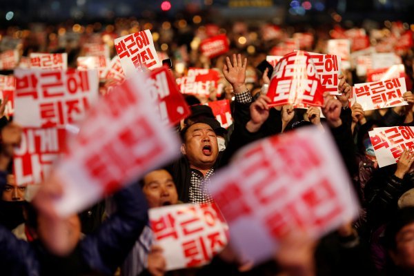 Masovni prosvjedi u Južnoj Koreji protiv predsjednice Park Geun-hye  