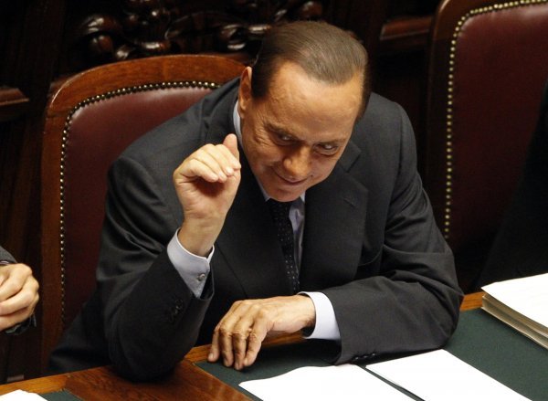U korporativno-financijski metež koji je nastao morala je intervenirati vlada Silvija Berlusconija