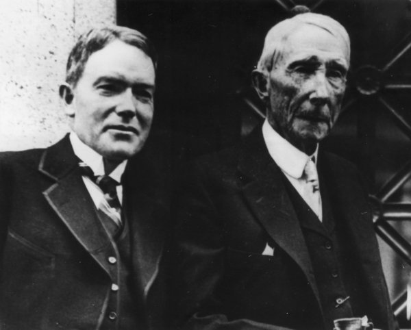 John D. Rockefeller mlađi i stariji, otac i djed Davida Rockefellera