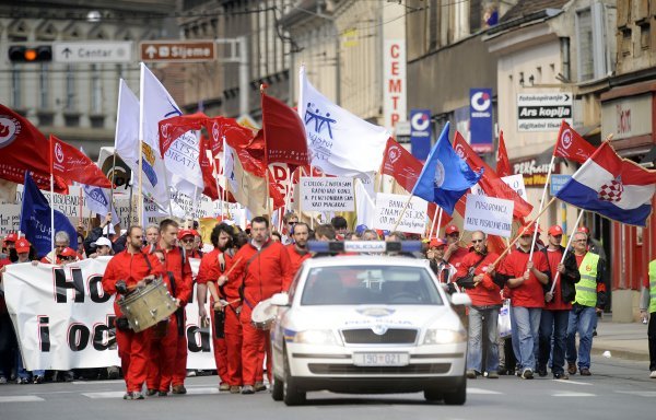 Sindikati javnih i državnih službenika očekuju povećanje plaća i neće odustati od svojih zahtjeva Cropix