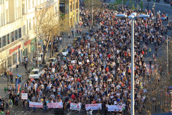 Prosvjed protiv ukidanja Sorosova sveučilišta