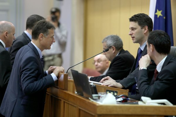 Jandroković i Petrov u kratkom razgovoru