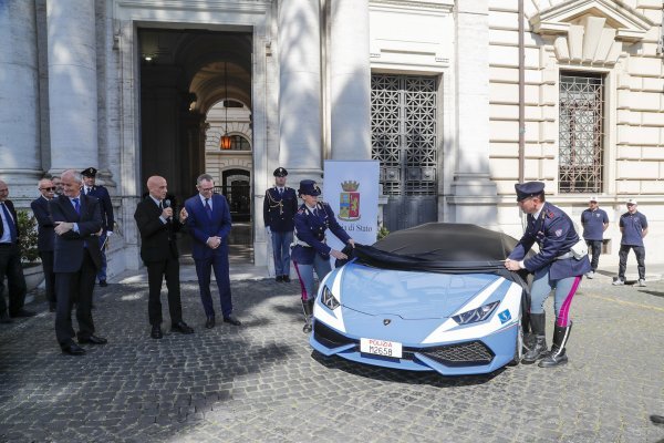 Lamborghini Huracan Polizia 6