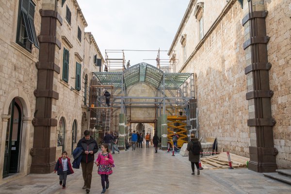 Kulise za potrebe snimanja Robin Hood Origins dominiraju gradskom jezgrom