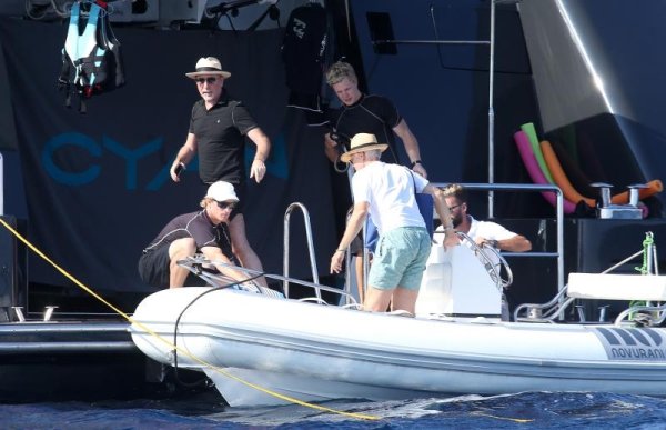 The Edge i Adam Clayton na luksuznoj jahti na Paklinskim otocima