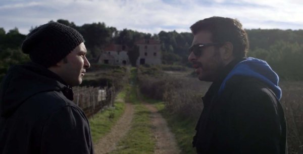 Domaći film u glavnom natjecateljskom programu predstavlja Nevio Marasović s filmom Vis-a-Vissa sjajnim Jankom Popovićem Volarićem i Rakanom Rushaidatom u glavnim ulogama.