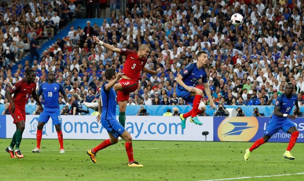 Portugal (Pepe) - Francuska