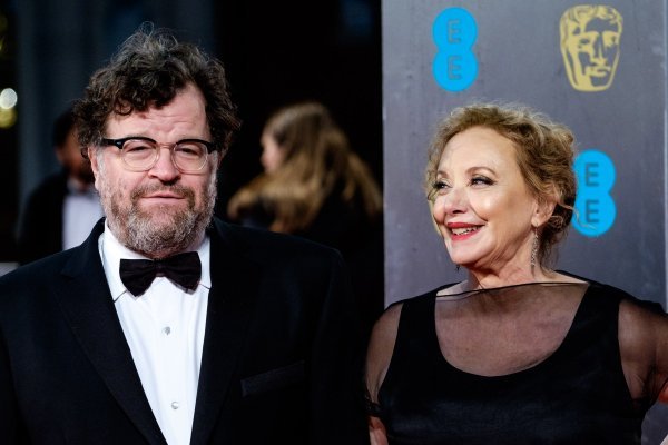 Kenneth Lonergan sa suprugom J. Smith Cameron