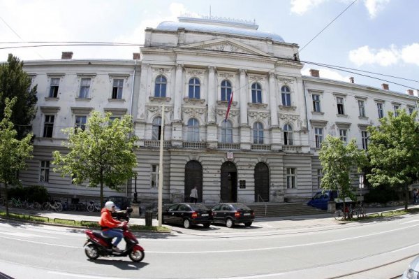 Slučaj je završio na osječkom Županijskom sudu nakon odluke Vrhovnog suda i prijedloga Državnog odvjetništva zbog poznanstva optuženih s troje zagrebačkih sudaca