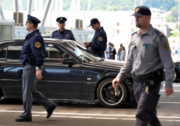 Zapošljavanjem novih policijskih službenika mogu se smanjiti i gužve na graničnim prijelazima
