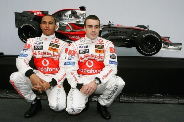 Lewis Hamilton i Fernando Alonso zaratili su 2007. godine