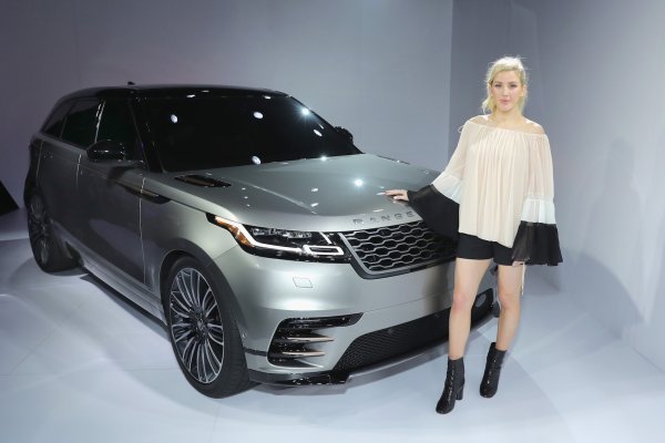 Ellie Goulding i Range Rover Velar 16