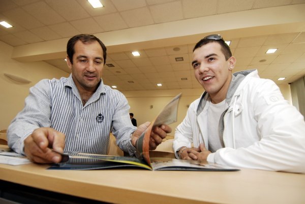 Štimac i sin Luka skupa su 2009. polagali prijemni za školu sportskog menadžmenta