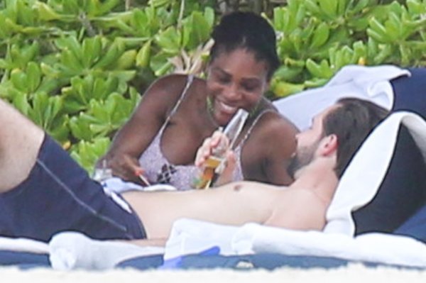 Serena Williams i Alexis Ohanian na plaži
