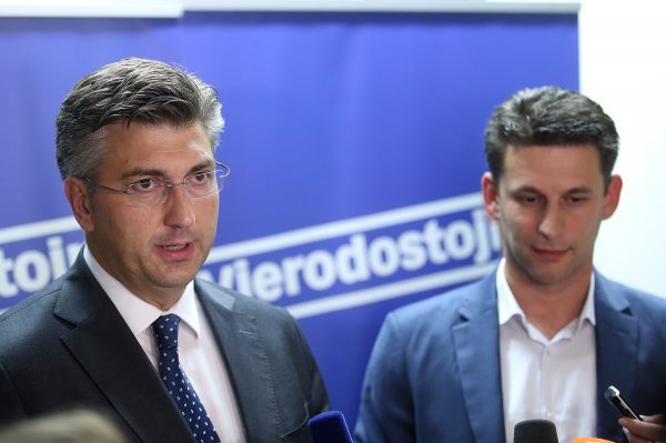 Andrej Plenković je potvrdio kako s Božom Petrovom razgovarao o situaciji u Agrokoru