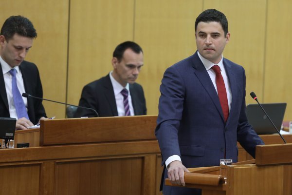 Davor Bernardić prozvao je potpredsjednicu Vlade da je uhvaćena s prstima u pekmezu pa je više nije spominjao 