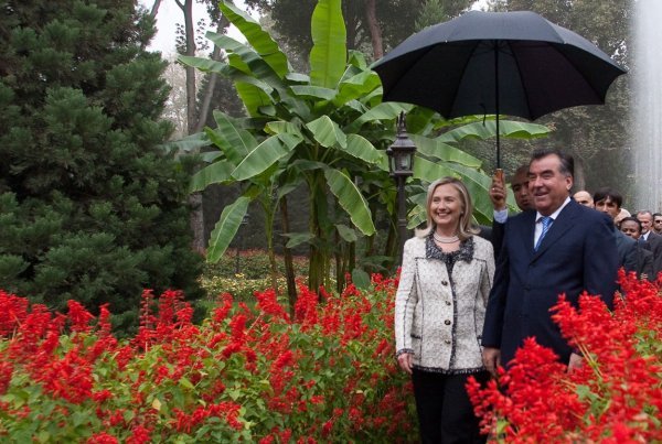 Susret iz 2013. - Hilary Clinton i tadžikistanski predsjednik Rahmon