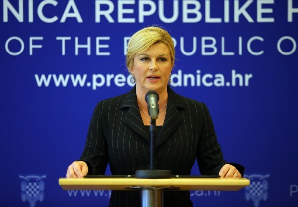 Kolindu Grabar Kitarović majke Srebrenice prozvale su 'kraljicom Balkana'