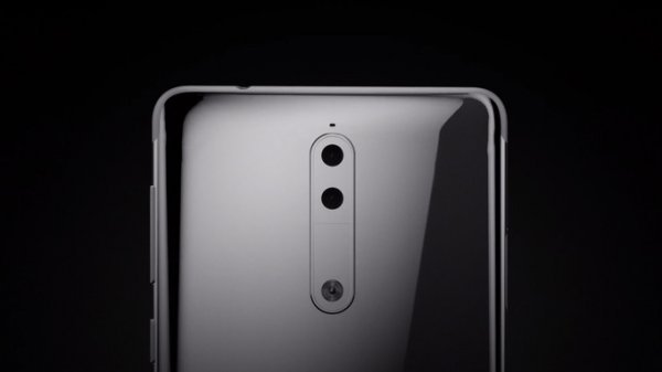 Zahvaljujući filmiću možda smo dobili prvi (ne)službeni pogled na model Nokia 9/P1 i njen dvostruki sustav kamerica