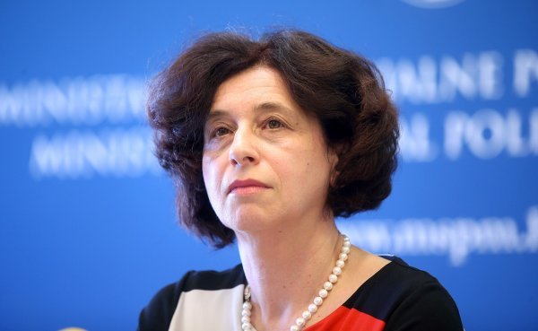 Diana Topčić Rosenberg magistrirala je na Harvardu, radila za UNICEF te bila nestranačka pomoćnica ministrice Juretić