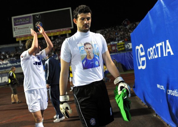 Subašićev najbolji prijatelj bio je Hrvoje Ćustić, čiji lik na majici nosi na svim utakmicama ispod dresa