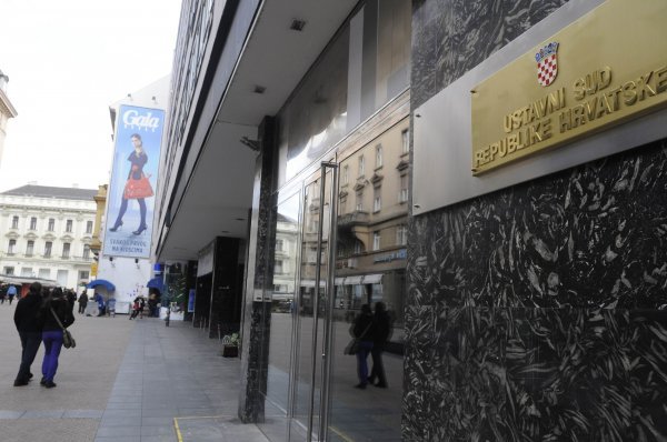 Ustavni sud je sud zauzeo stajalište da jedinice lokalne samouprave imaju pravo na autonomno odlučivanje o svim aspektima vlastitih prihoda