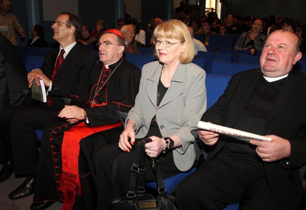 Vican 2010. na simpoziju "Bogoslovska smotra - 100 godina - tradicija i vizija" s rektorom Aleksom Bjelišem i kardinalom Josipom Bozanićem