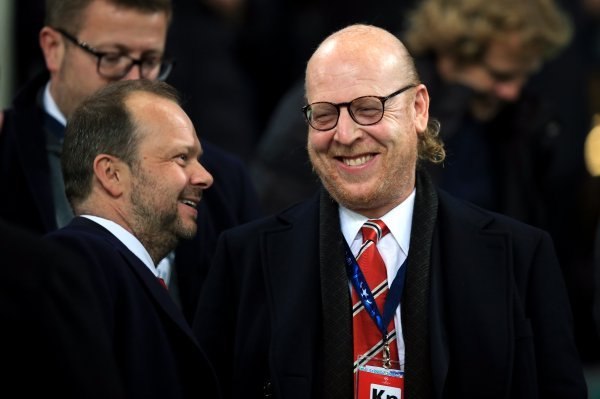 Avram Glazer, vlasnik Manchester Uniteda (desno)