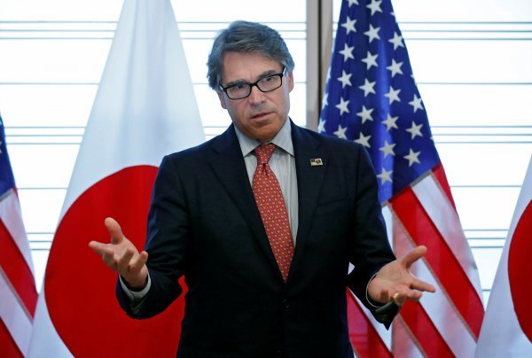 Rick Perry, američki državni tajnik za energetiku, zalaže se za izgradnju Westinghouseovih reaktora u Saudijskoj Arabiji