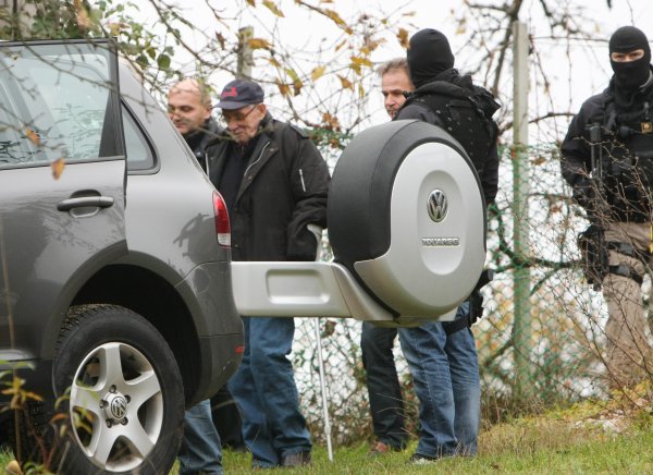 Specijalci uhićuju Josipa Boljkovca