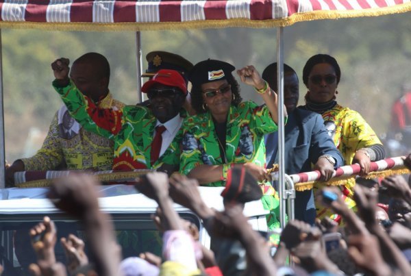 Predsjednik Zimbabvea Robert Mugabe sa suprugom Grace