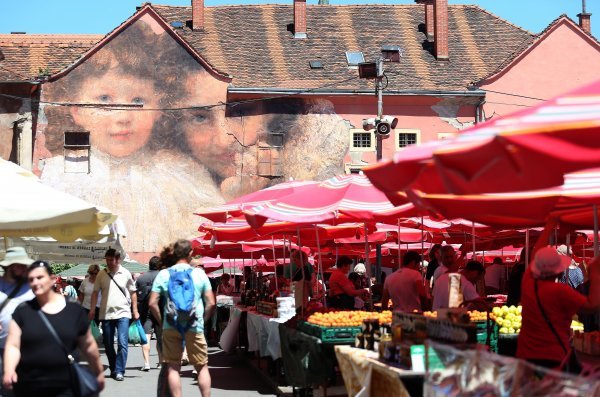 Julien de Casabianca, mural na zagrebačkom Dolcu