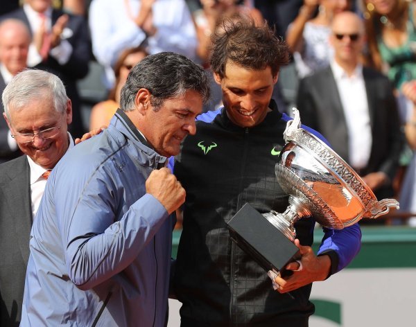 Toni i Rafael Nadal nakon osvajanja 10. Roland Garrosa