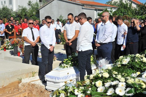 Sahrana mladog nogometaša Antonija Jurjevića (2)