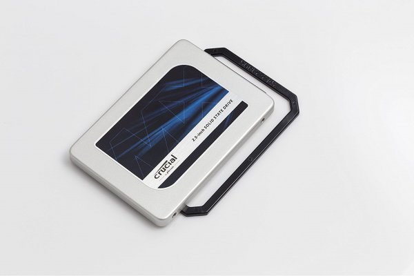 Crucial MX300 SSD 1050GB