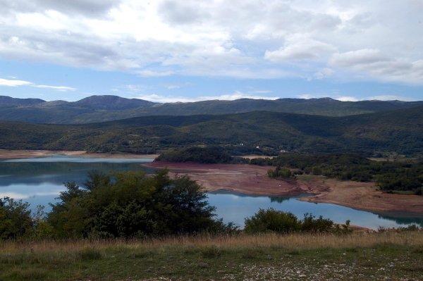 Perućko jezero