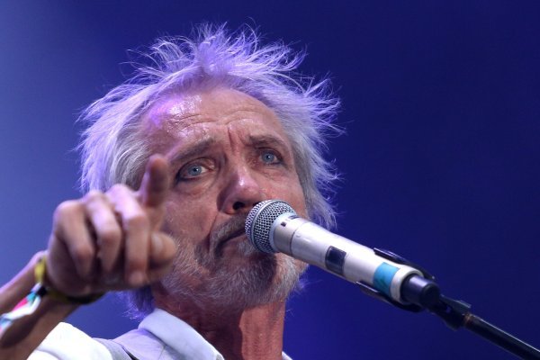 Darko Rundek s izvedbom Apocalypso Now