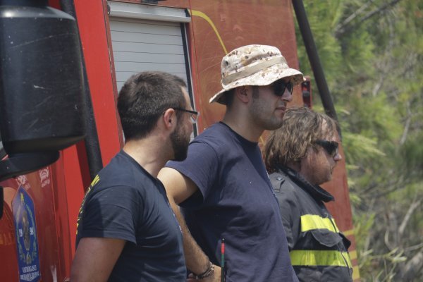 Vatrogasci na požarištu u Tučepima